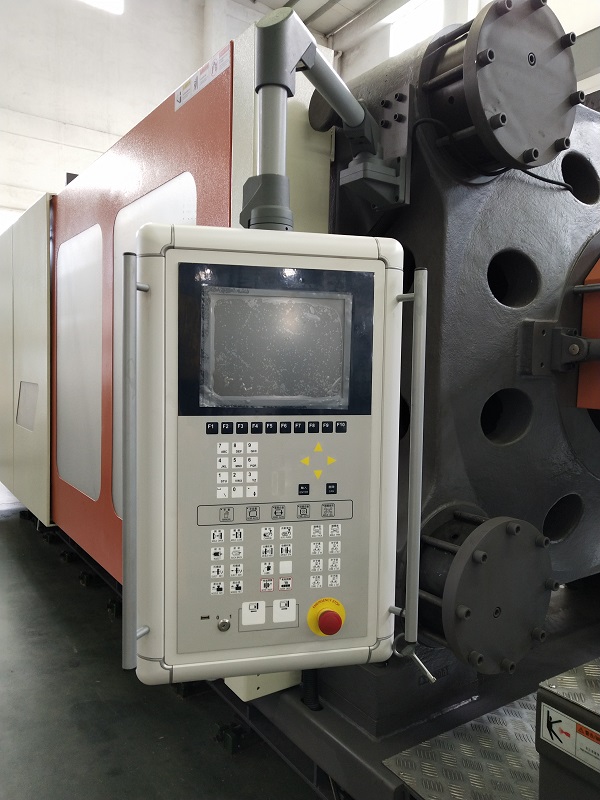 computer of injection molding machine