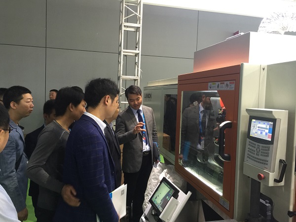 lanson medical injection molding machine in exhibition